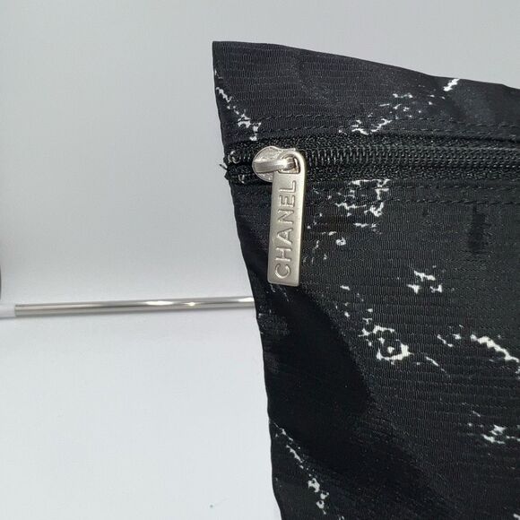 Chanel Black and White Nylon Old Style Travel Line Pouch - Picture 14 of 14